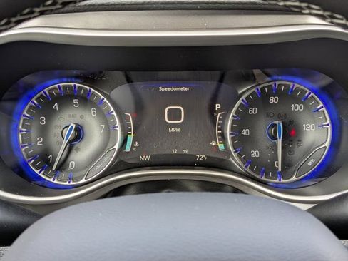New 2026 Chrysler Pacifica Select FWD image 28