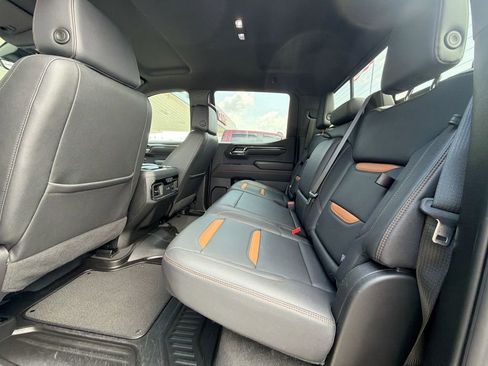Used 2024 GMC Sierra 1500 AT4 w/ Technology Package AWD/4WD image 15