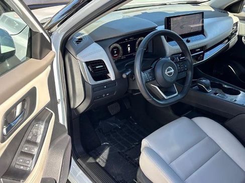 Certified 2024 Nissan Rogue SL FWD image 10