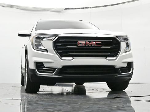 Certified 2022 GMC Terrain SLE w/ Driver Convenience Package image 37