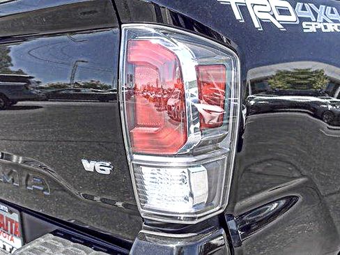 Used 2023 Toyota Tacoma TRD Sport AWD/4WD image 5