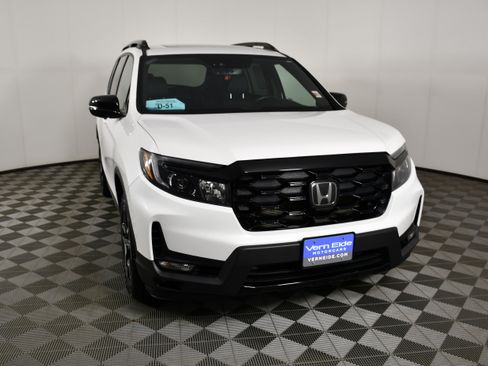 Certified 2023 Honda Passport Elite image 3