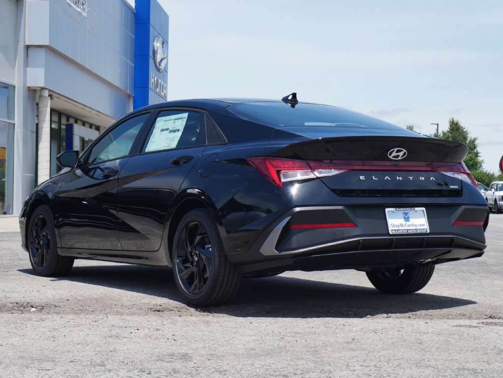 New 2026 Hyundai Elantra SEL FWD image 14