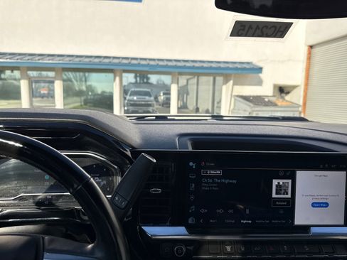 Used 2024 Chevrolet Silverado 2500 LT image 17