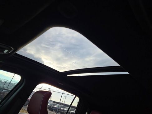 Used 2025 Jeep Wagoneer S Launch Edition image 3