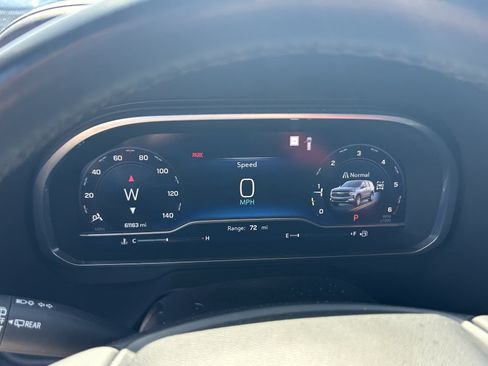 Used 2023 Chevrolet Suburban LT AWD/4WD image 18