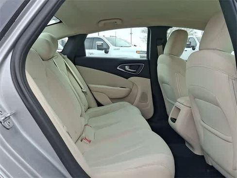 Used 2016 Chrysler 200 Limited image 30