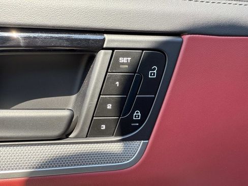 Used 2024 Porsche Cayenne S image 20