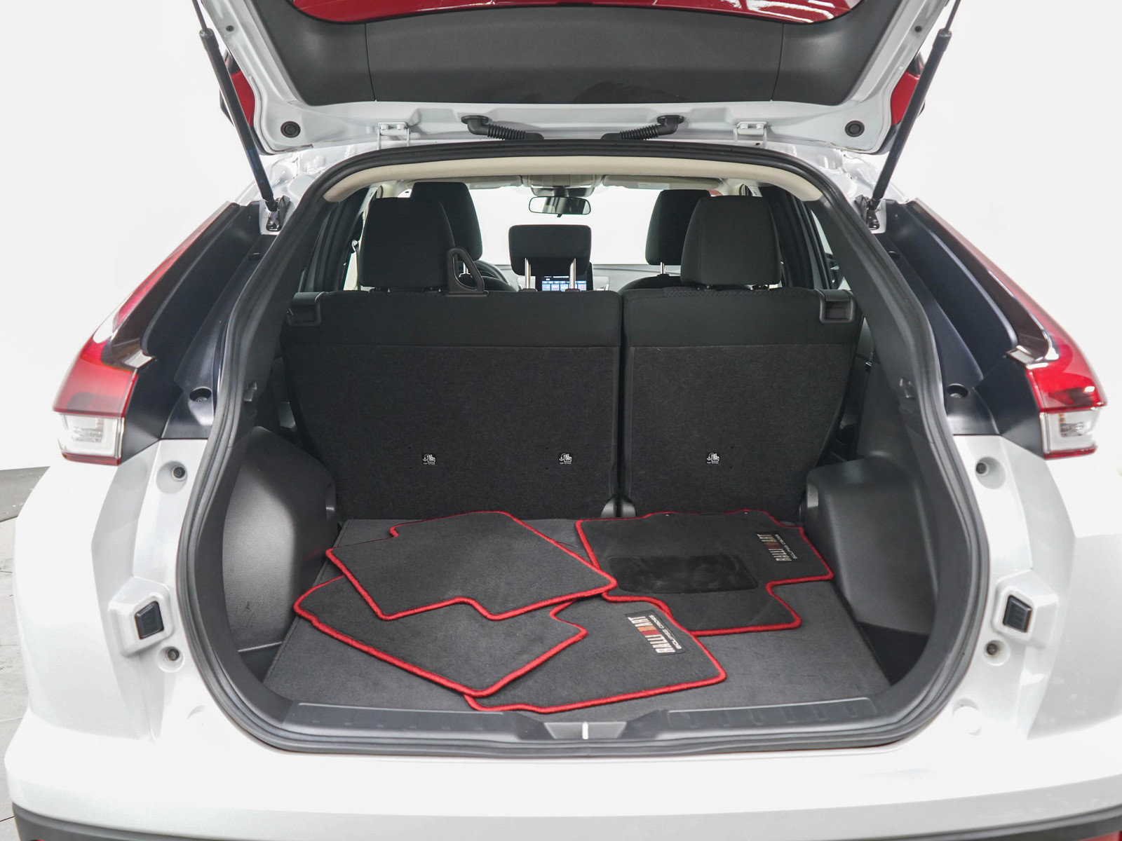 Used 2023 Mitsubishi Eclipse Cross LE AWD/4WD image 16