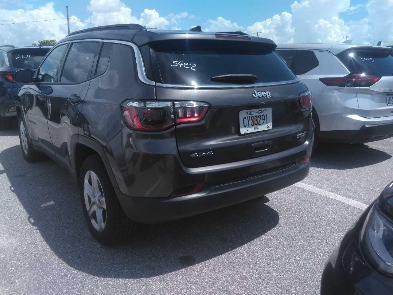 Used 2024 Jeep Compass Latitude AWD/4WD image 2