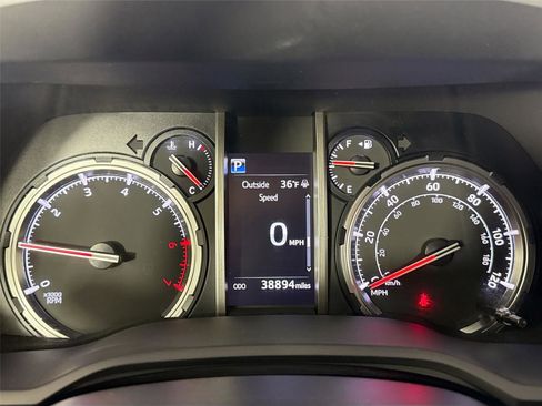 Used 2024 Toyota 4Runner TRD Off-Road image 18