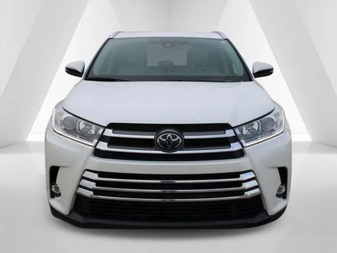 Used 2019 Toyota Highlander Limited image 2