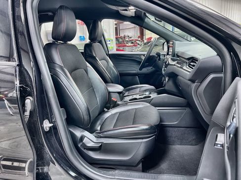 Used 2025 Ford Escape ST-Line image 30