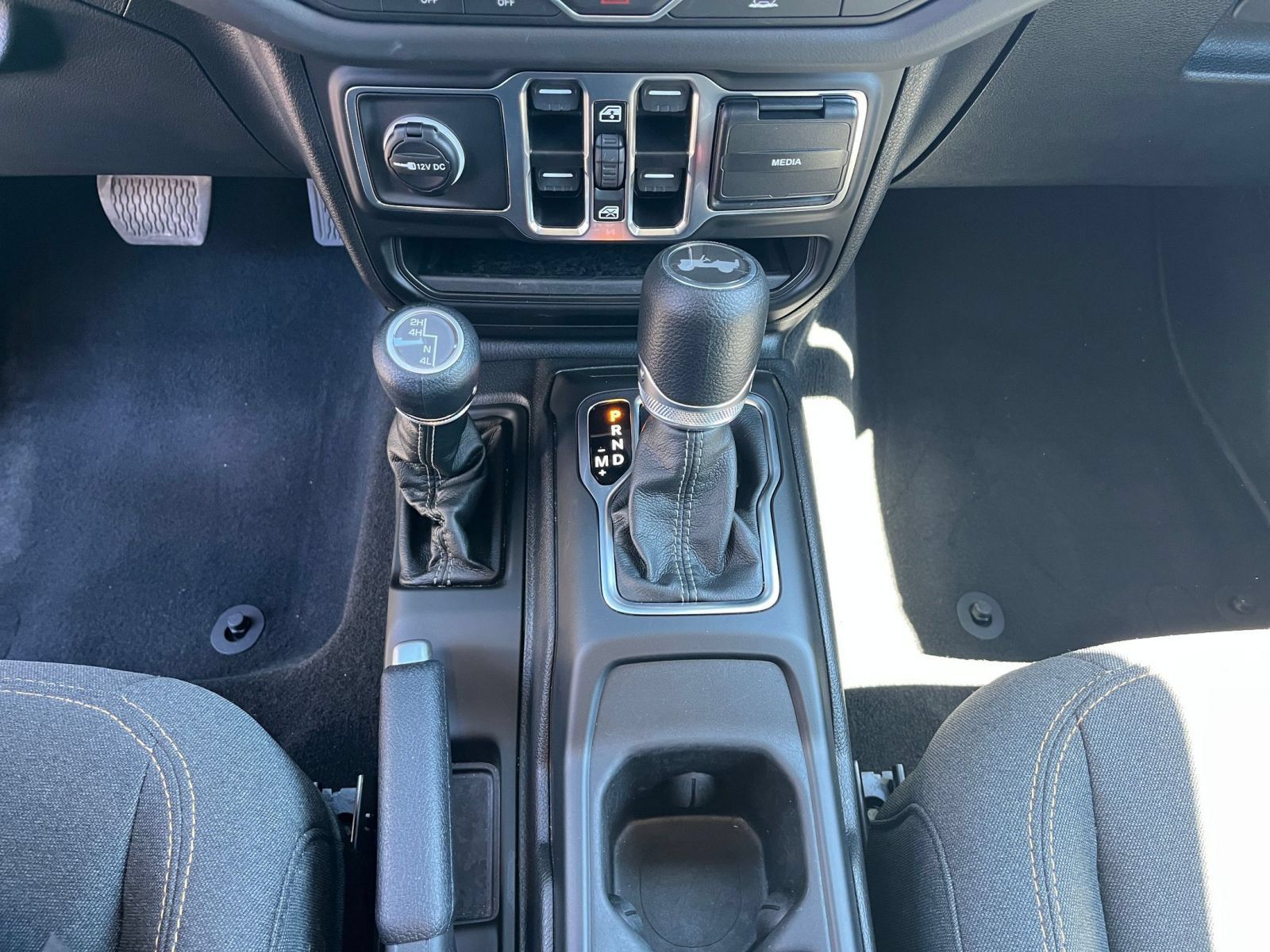 Used 2025 Jeep Wrangler Unlimited Sahara AWD/4WD image 43