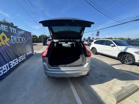 Used 2016 Volvo XC60 T5 Premier w/ Proximity Package FWD image 23