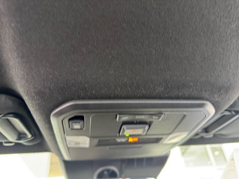 Certified 2025 Toyota 4Runner SR5 AWD/4WD image 29