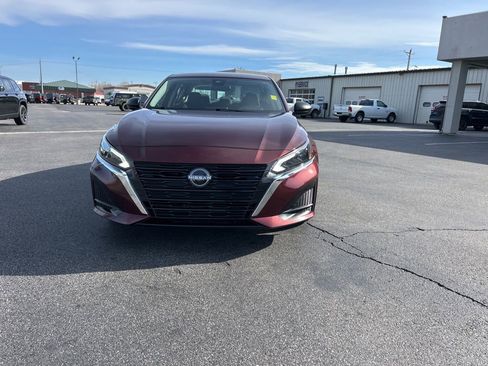 Used 2025 Nissan Altima 2.5 SV image 9