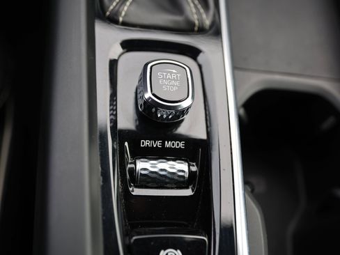 Used 2021 Volvo XC60 T6 R-Design image 30