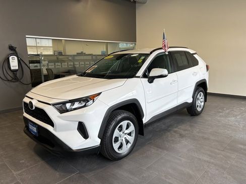 Used 2019 Toyota RAV4 LE image 27