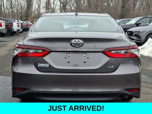Used 2021 Toyota Camry LE w/ Convenience Package image 5