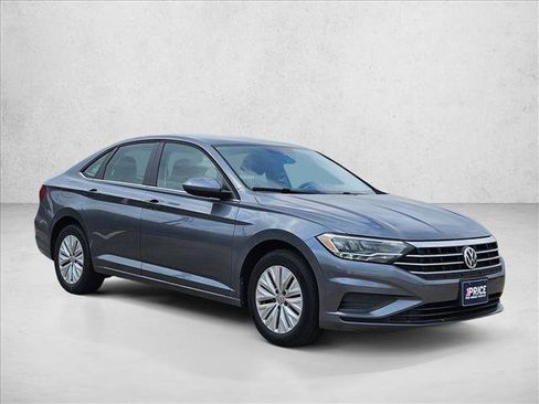 Used 2019 Volkswagen Jetta SE FWD image 3