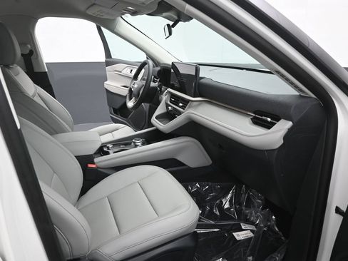New 2026 Ford Explorer Active w/ Active Comfort Package RWD image 24