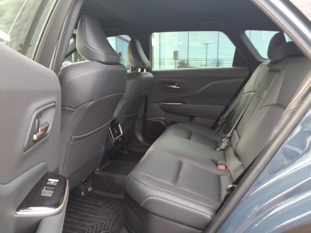 Used 2025 Toyota Crown Signia AWD/4WD image 11