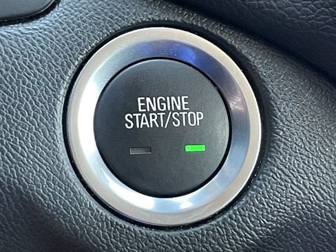 Used 2023 Chevrolet Equinox LT AWD/4WD image 23
