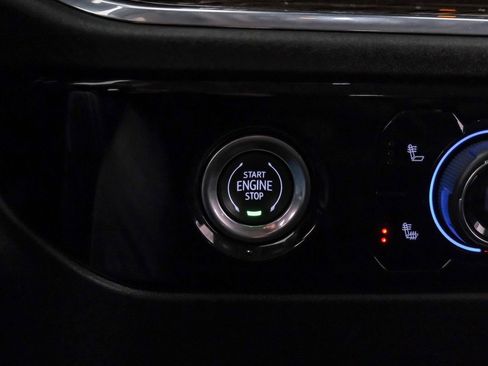 Used 2024 Chevrolet Silverado 1500 LT w/ Z71 Off-Road Package image 15