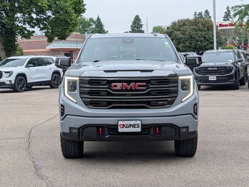 Used 2024 GMC Sierra 1500 AT4 w/ Technology Package AWD/4WD image 2
