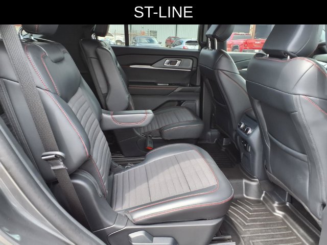 Used 2026 Ford Explorer ST-Line w/ ST-Line Street Pack RWD image 20