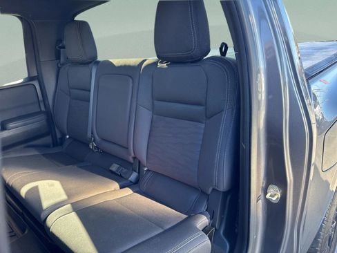 Used 2023 Nissan Frontier SV w/ Midnight Edition Package image 11