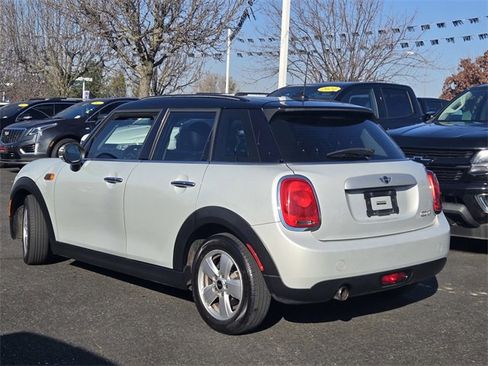 Used 2015 MINI Cooper 4-Door Hardtop image 6