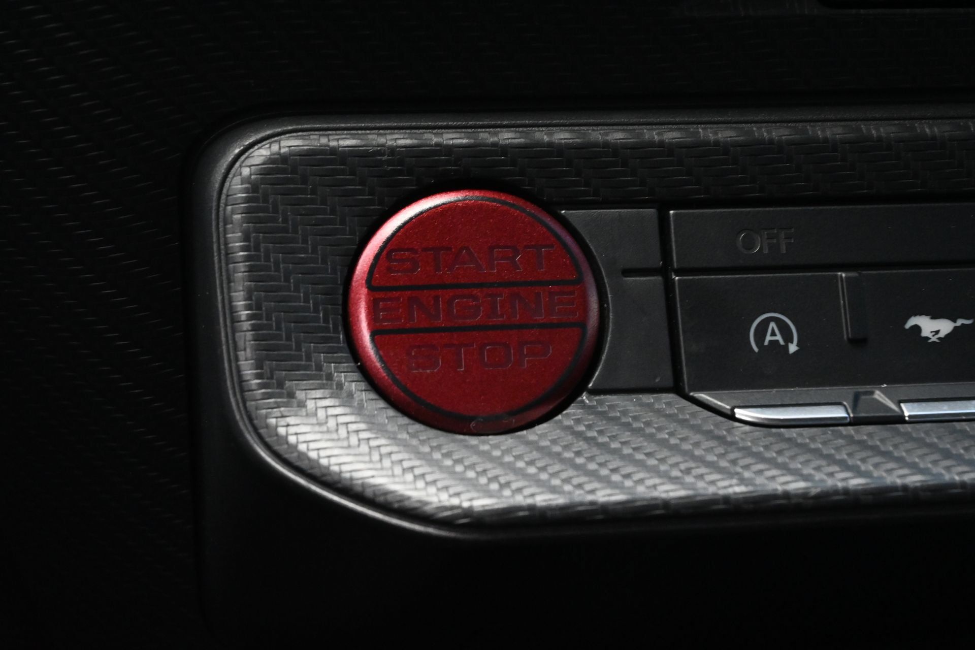 Used 2025 Ford Mustang GT RWD image 16