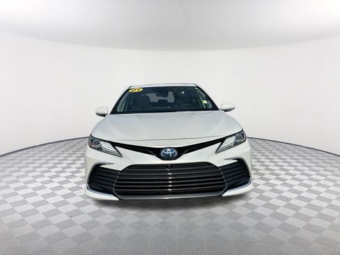 Used 2021 Toyota Camry XLE w/ Navigation Upgrade Package FWD image 2
