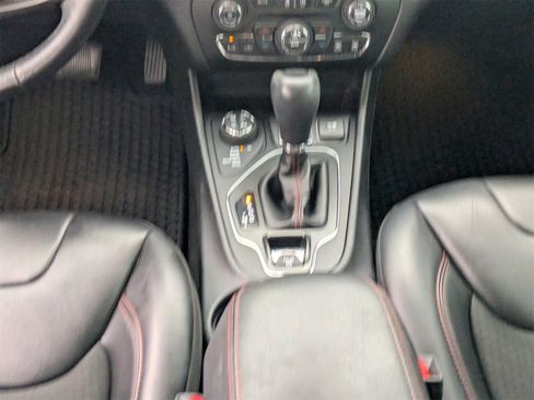 Used 2020 Jeep Cherokee Trailhawk w/ Cold Weather Group image 19