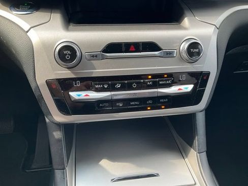 Used 2021 Ford Explorer XLT w/ Class III Trailer Tow Package AWD/4WD image 7