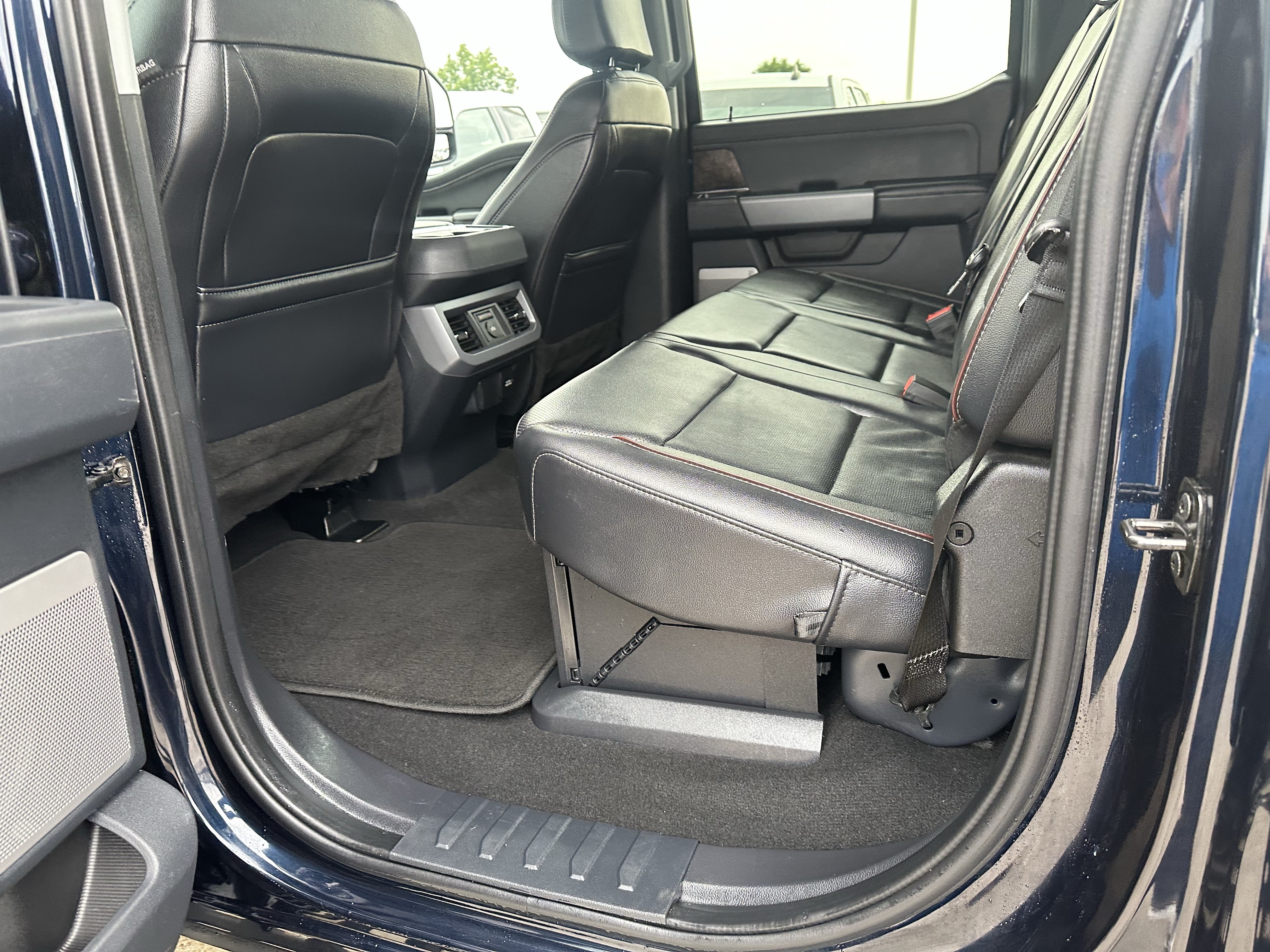 Used 2024 Ford F250 Lariat w/ Lariat Ultimate Package AWD/4WD image 16