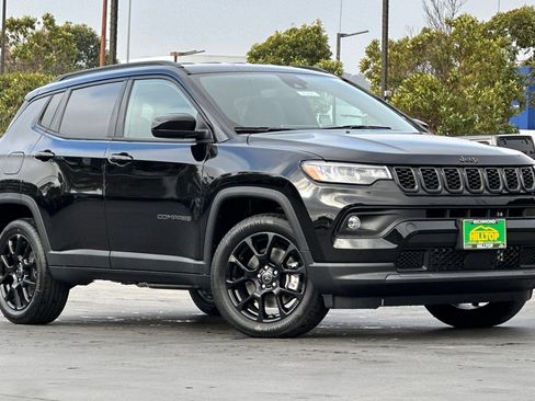 New 2026 Jeep Compass Latitude image 2