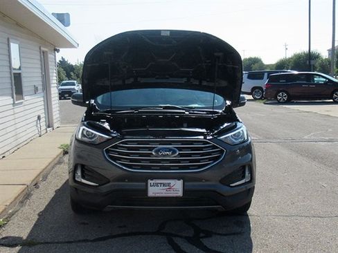 Used 2022 Ford Edge Titanium AWD/4WD image 6