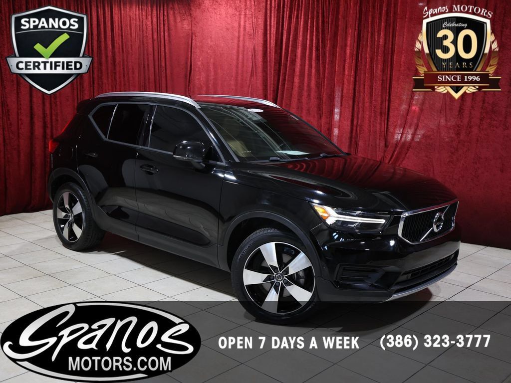 Used 2019 Volvo XC40 T5 Momentum AWD/4WD image 1
