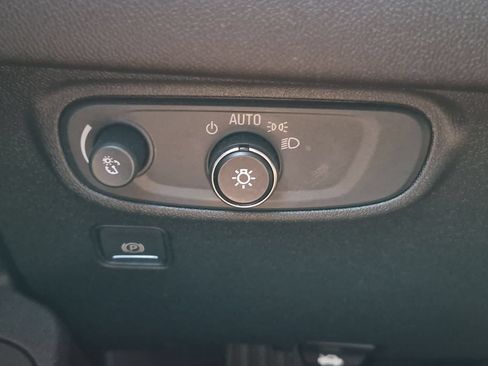 Used 2018 GMC Terrain SLE w/ Driver Convenience Package FWD image 30