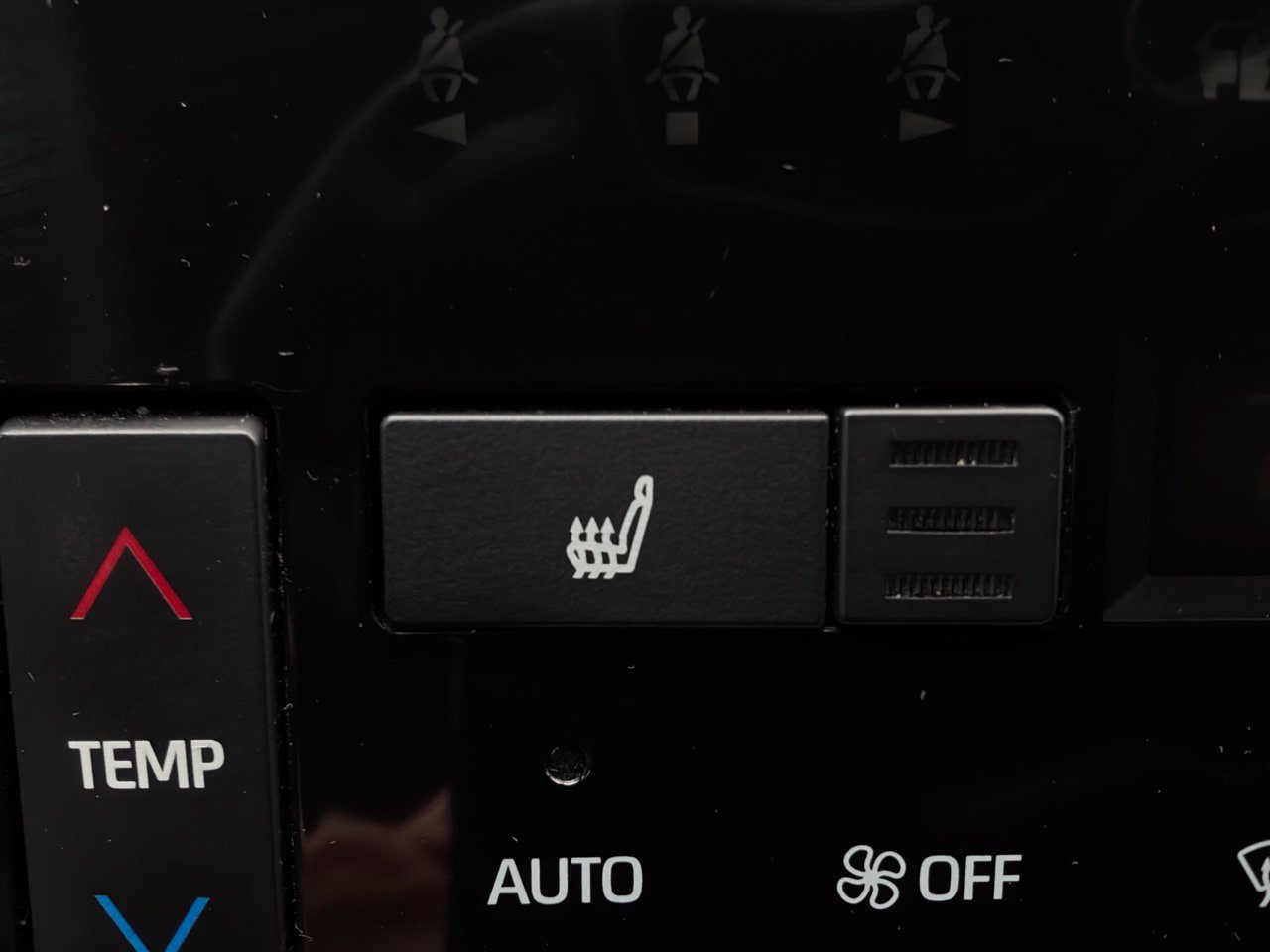 Used 2022 Toyota Avalon XLE FWD image 29