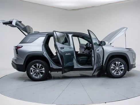 New 2026 Chevrolet Equinox LT w/ Convenience Package II image 14