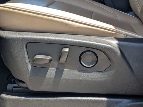 Used 2024 Chevrolet Suburban Premier RWD image 18