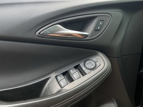 Used 2025 Buick Encore GX Preferred FWD image 18