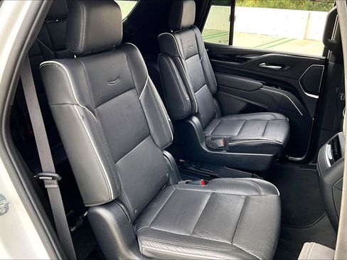 Used 2023 Cadillac Escalade Sport w/ LPO, ONYX Package image 21