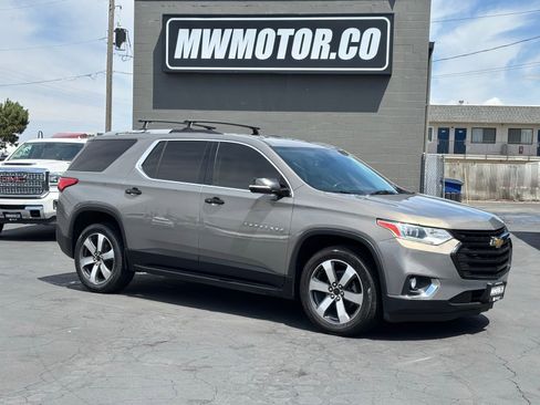 Used 2018 Chevrolet Traverse LT AWD/4WD image 1