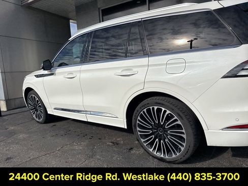 Used 2023 Lincoln Aviator Black Label w/ Class IV Trailer Tow Package image 8