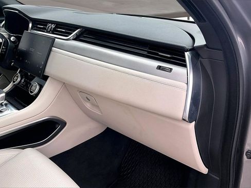 Used 2026 Jaguar F-PACE R-Dynamic S image 15